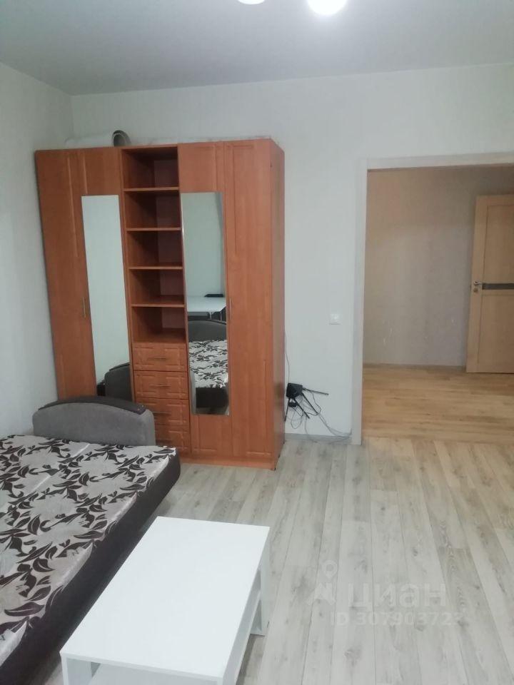 Карамзина 21 красноярск. Карамзина 21 планировки. Снять 1 комнатную квартиру красноярск свердловский. Судостроительная 20к1. Бульвар комсомольский 32.